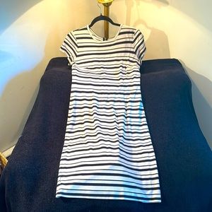 EUC Ann Talor stripped navy and white, zippered back dress size M. BIG SALE!